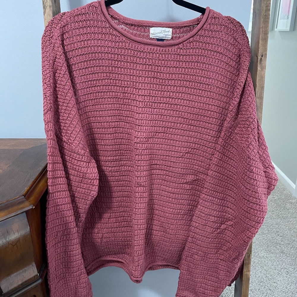 Like New! 2X Universal Thread sweater with rolled hems